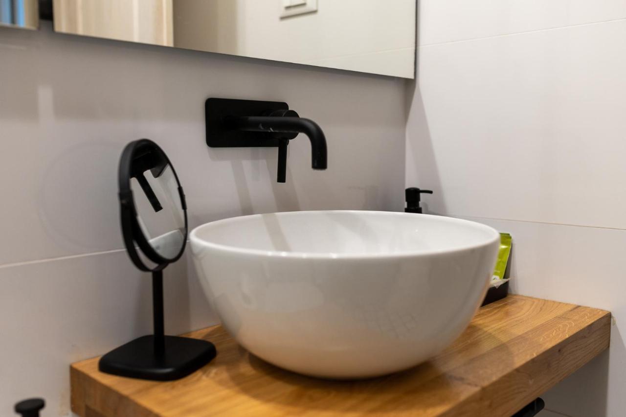 Apartament Superior 1 Bedroom Gabriela Next To Buza *