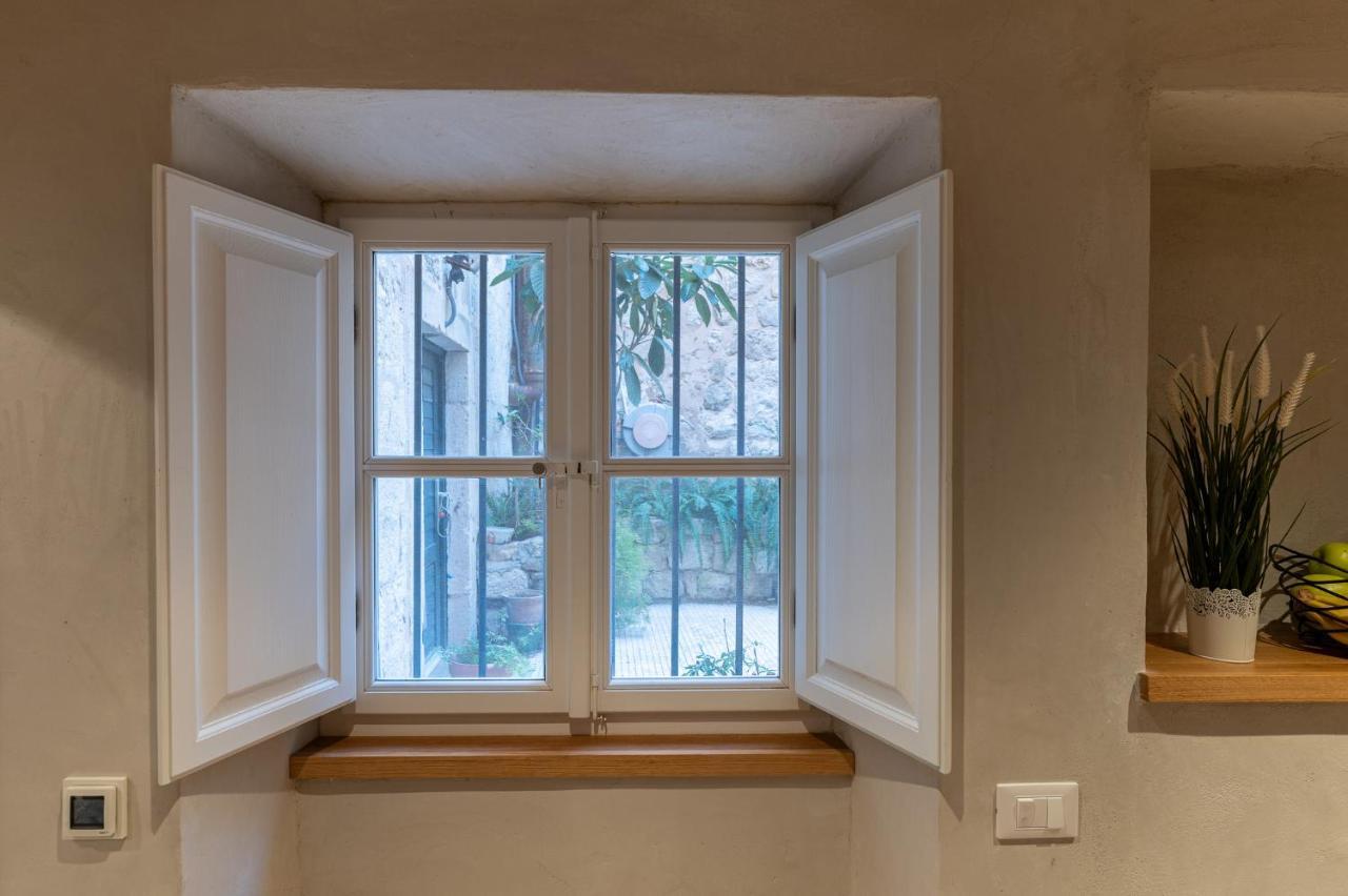 Superior 1 Bedroom Gabriela Next To Buza Apartment *